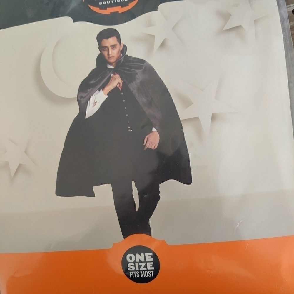 *NEW* VAMPIRE CAPE W\COLLAR & VELCRO CLOSURE
